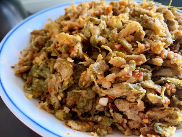 酸辣香浓槐花麦饭