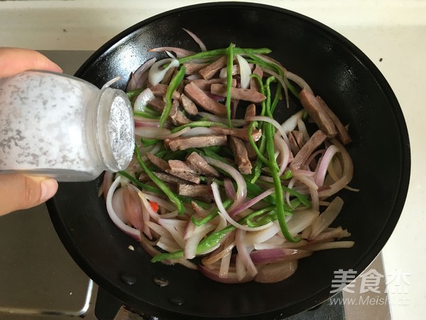 黑椒洋葱青椒炒牛肉
