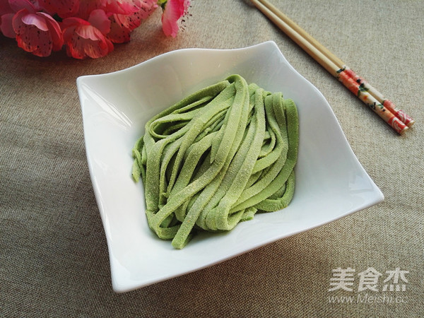 菠菜手擀面的做法