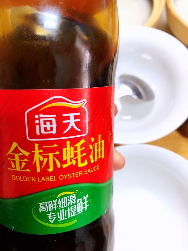 贵式腊肠煲仔饭