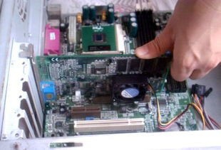 台式电脑黑屏了怎么办？