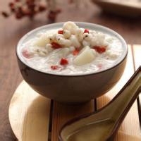 宝宝吐奶的护理措施及改善食谱