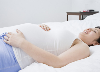 怀孕期哪些睡姿要当心?