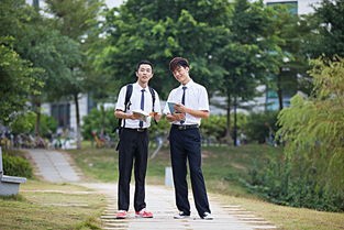 大学报道应该带什么