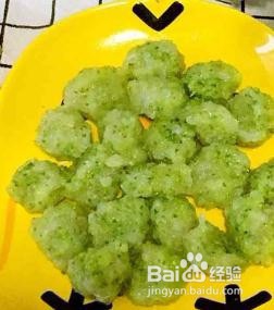 宝宝辅食之翡翠虾球的做法