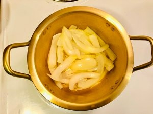 教你制作美味的辣年糕火锅