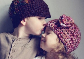 4岁儿子恋上小萝莉，看妈妈如何巧应对？