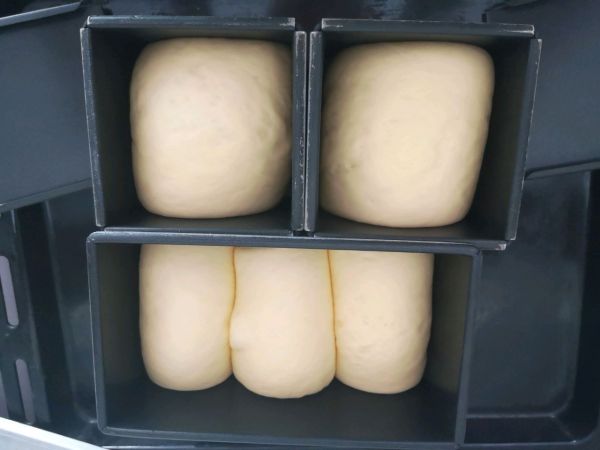 牛奶蛋黄手撕吐司