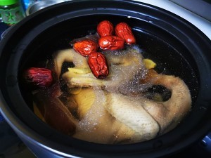 教你怎么做松茸鸡汤