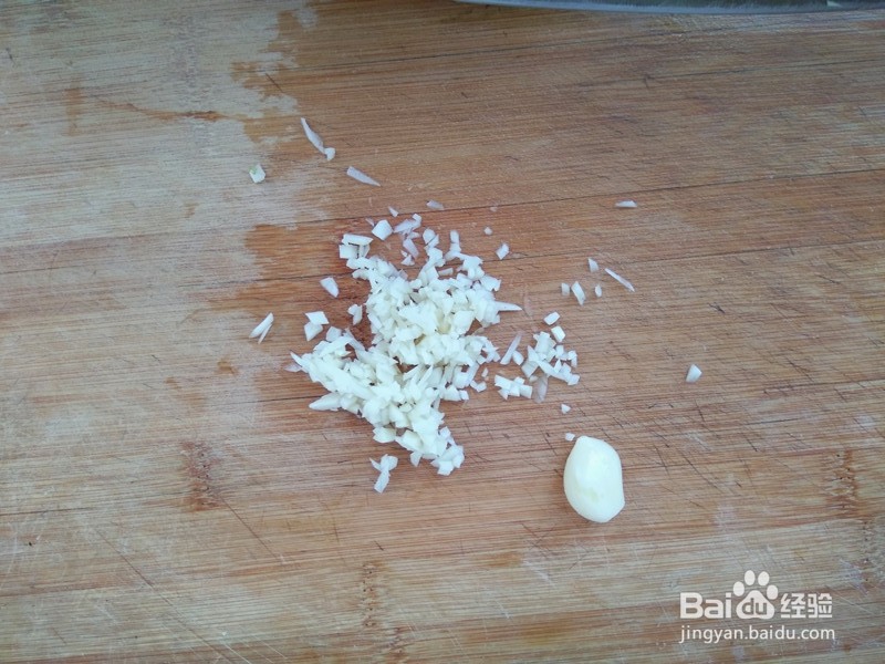 怎么做甜蒜汁拌芹菜皮蛋