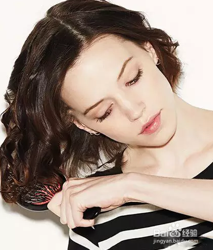 中短发这样打理,欧美明星范十足~