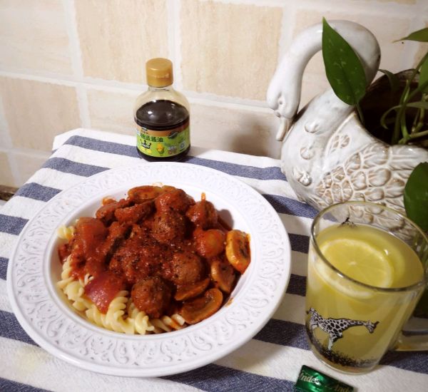 菌菇番茄牛肉丸意面