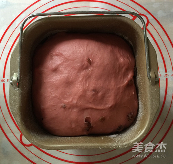 红曲提子干面包