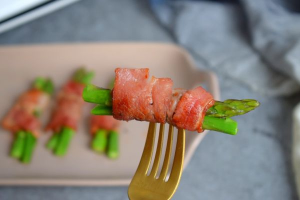 香煎培根芦笋卷