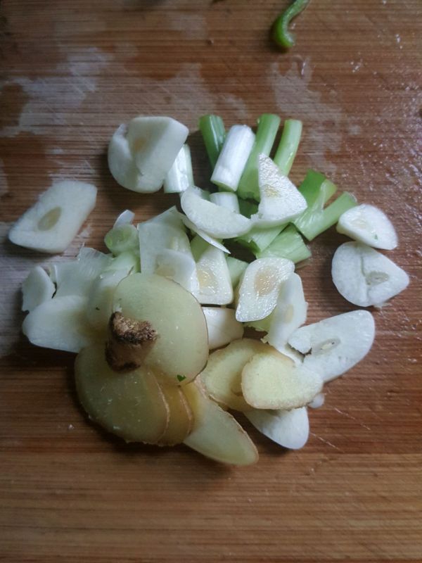 泡菜木耳爆炒腊猪肝