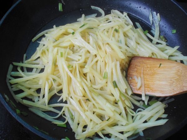 燕麦蛋饼卷土豆丝
