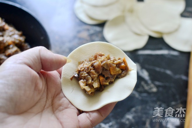 笋干煎饺的做法