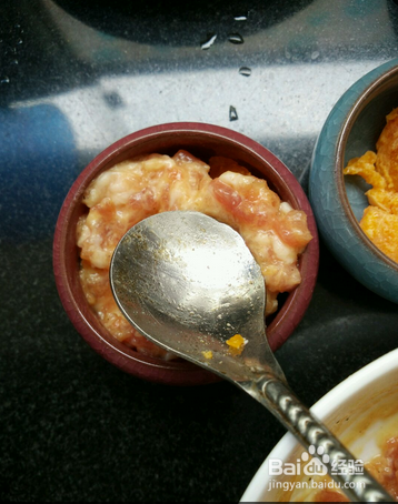 三重口感的豪华肉饼蒸蛋