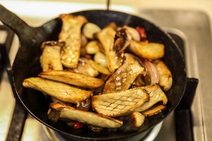 三杯杏鲍菇怎么做好吃呢?三杯杏鲍菇的做法