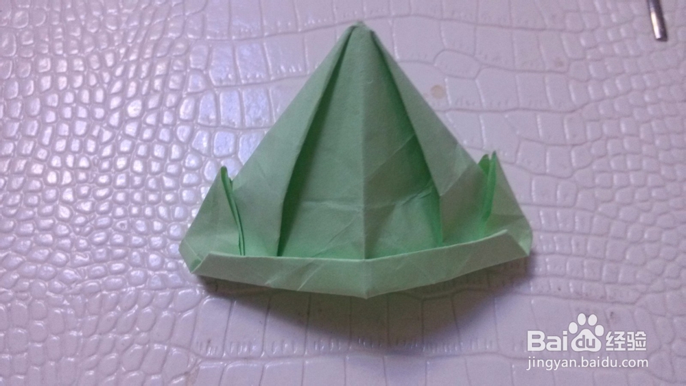 <b>如何用纸折叠有边三角帽</b>