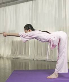 教你瑜伽健身前的准备动作