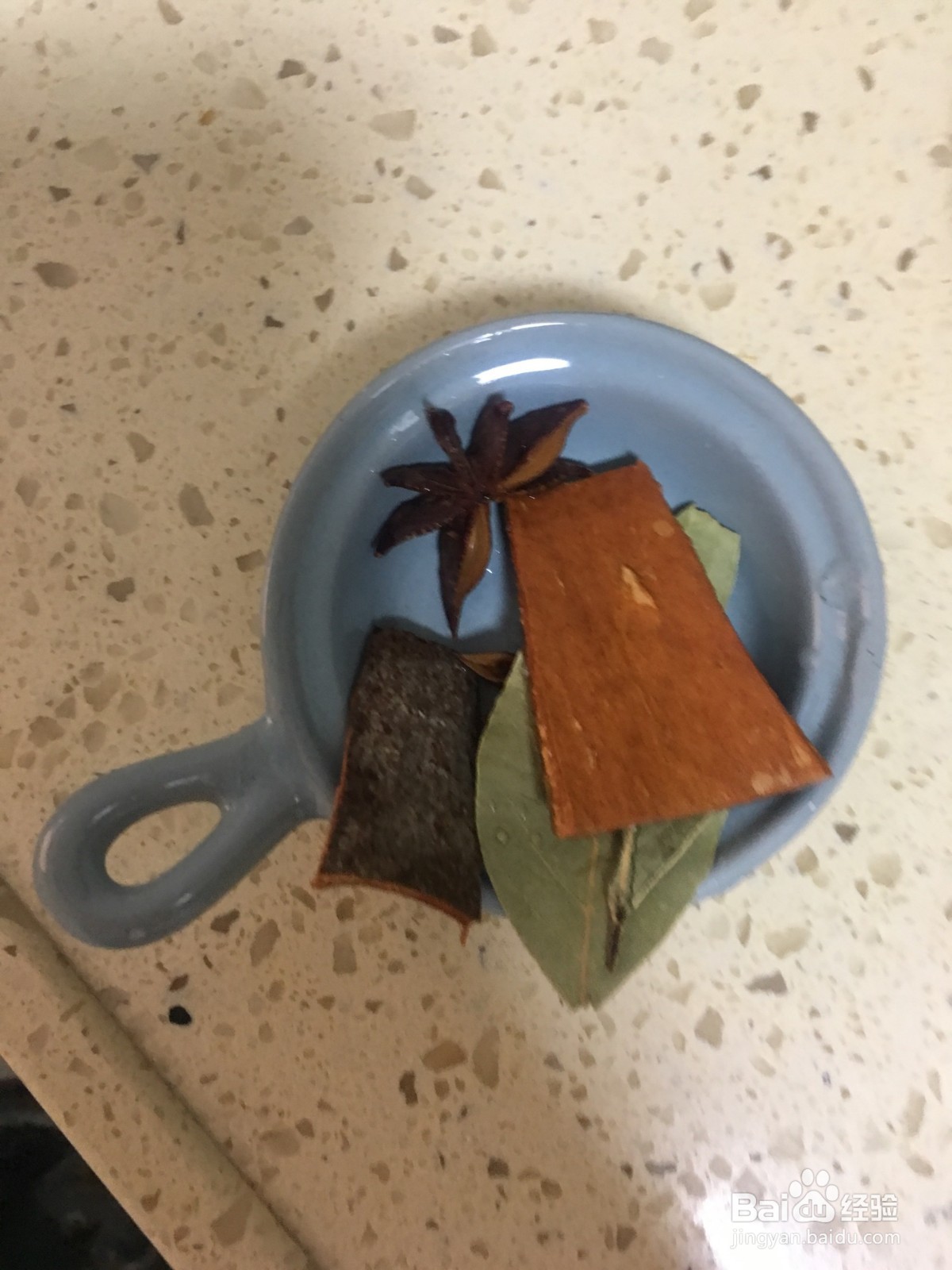 芋头烧排骨的做法