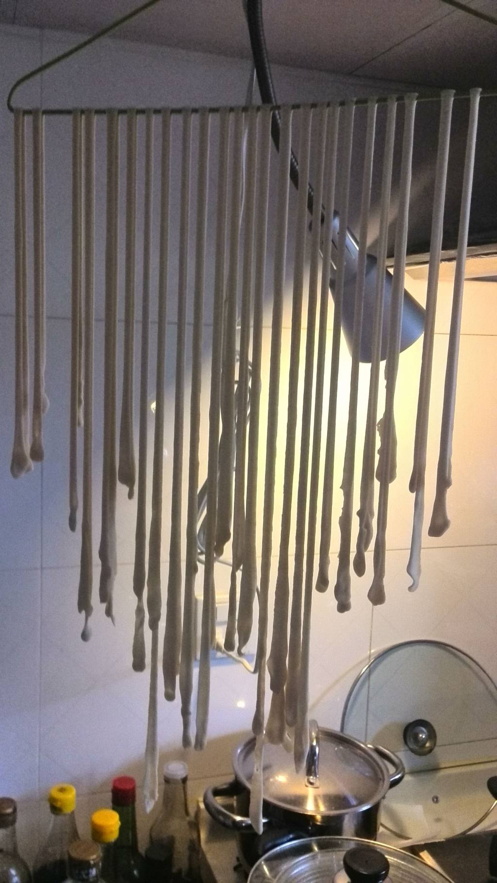 手抻火锅面原来是这样做的!快来学习吧!
