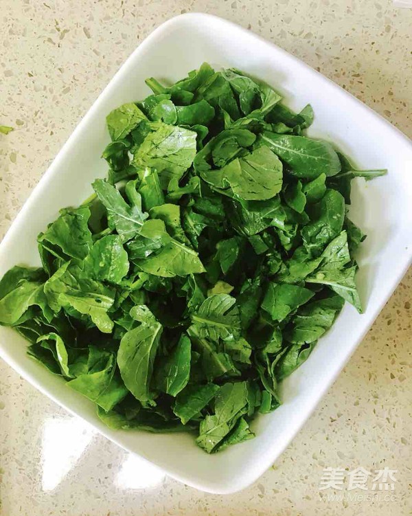 牛油果芝麻菜烤三文鱼汉堡