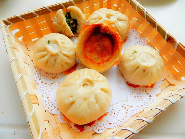 韭菜鸡蛋生煎包