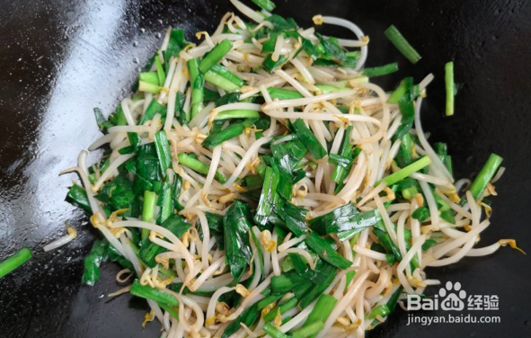 韭菜炒绿豆芽的做法