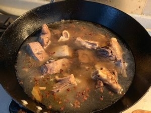 养生食补红烧炖带骨羊肉的做法