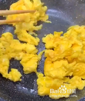 如何做青椒大葱炒鸡蛋