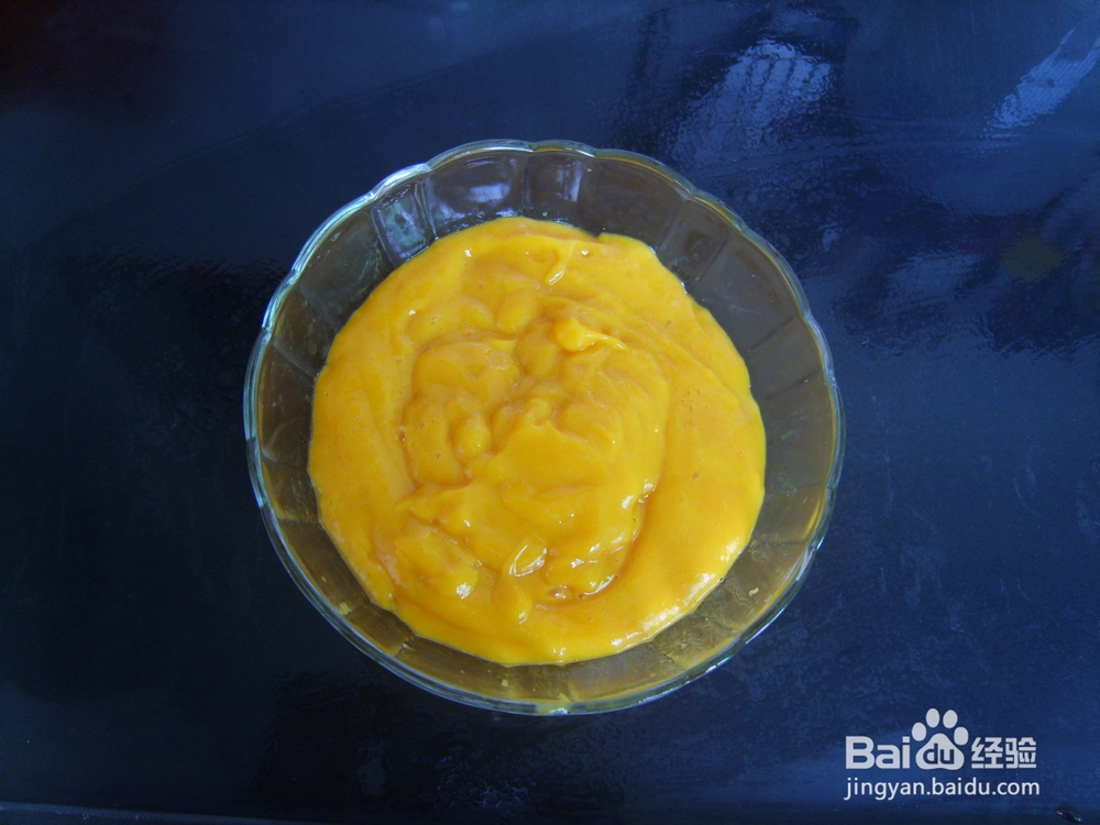 <b>芒果双色果汁简单做法</b>