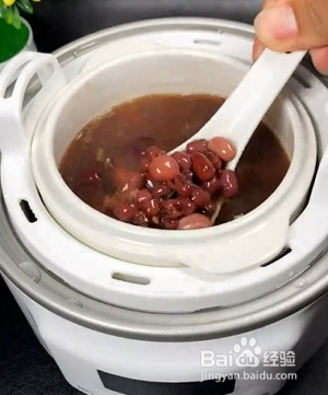 如何自制养生红豆汤?