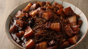 如何做一道东北口味的猪肉炖粉条？