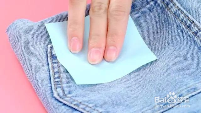 如何轻松去除衣服上的口香糖