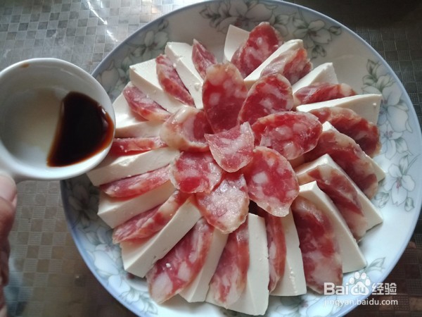 教你做腊肠蒸豆腐