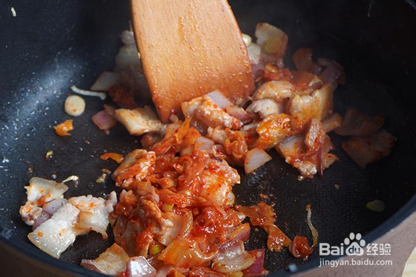 香浓的泡菜五花肉蛋蟹柳