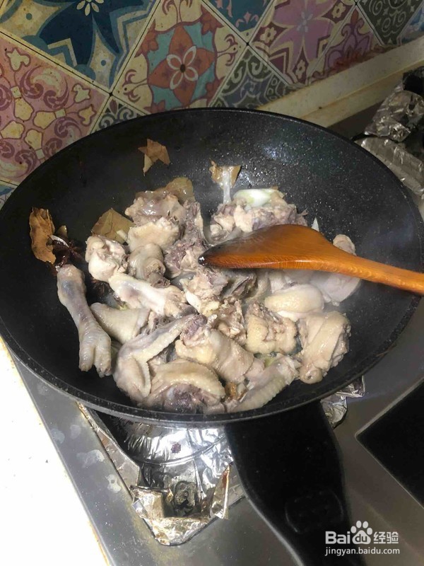 小鸡炖蘑菇的步骤