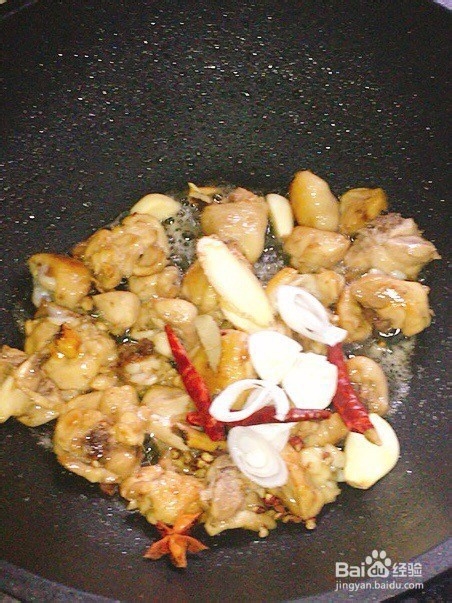 板栗烧鸡的做法