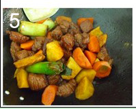 土豆烧牛肉的做法