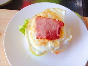 培根鸡蛋汉堡的做法