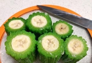 苦瓜酿香蕉的做法