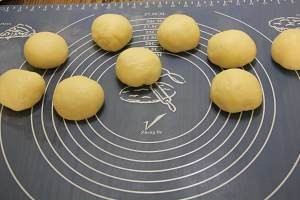 椰丝奶油包的做法