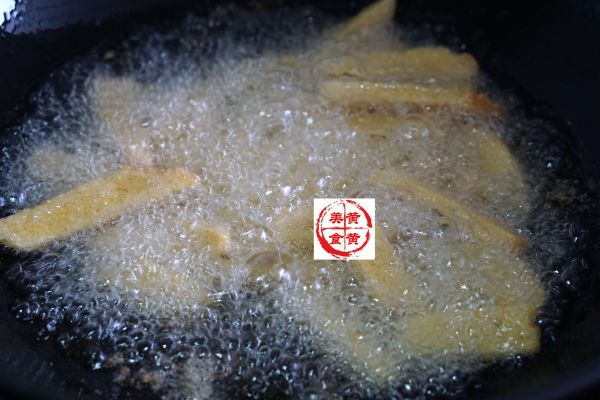 玉米饼子炒鱼干