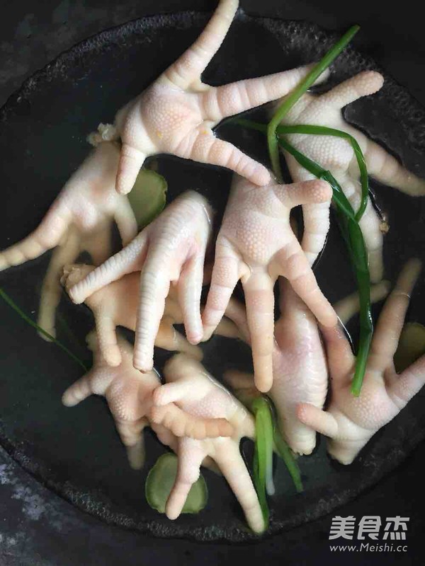 虎皮凤爪的做法