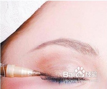 时尚晚宴妆怎么化