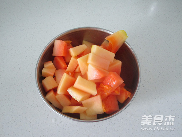 椰汁木瓜西米露