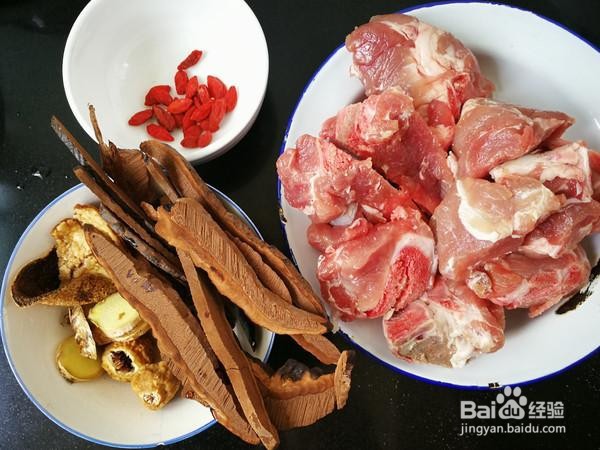 家庭自制灵芝肉骨汤
