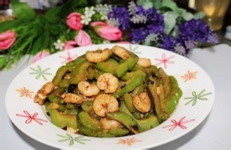 豆豉虾仁炒苦瓜的做法